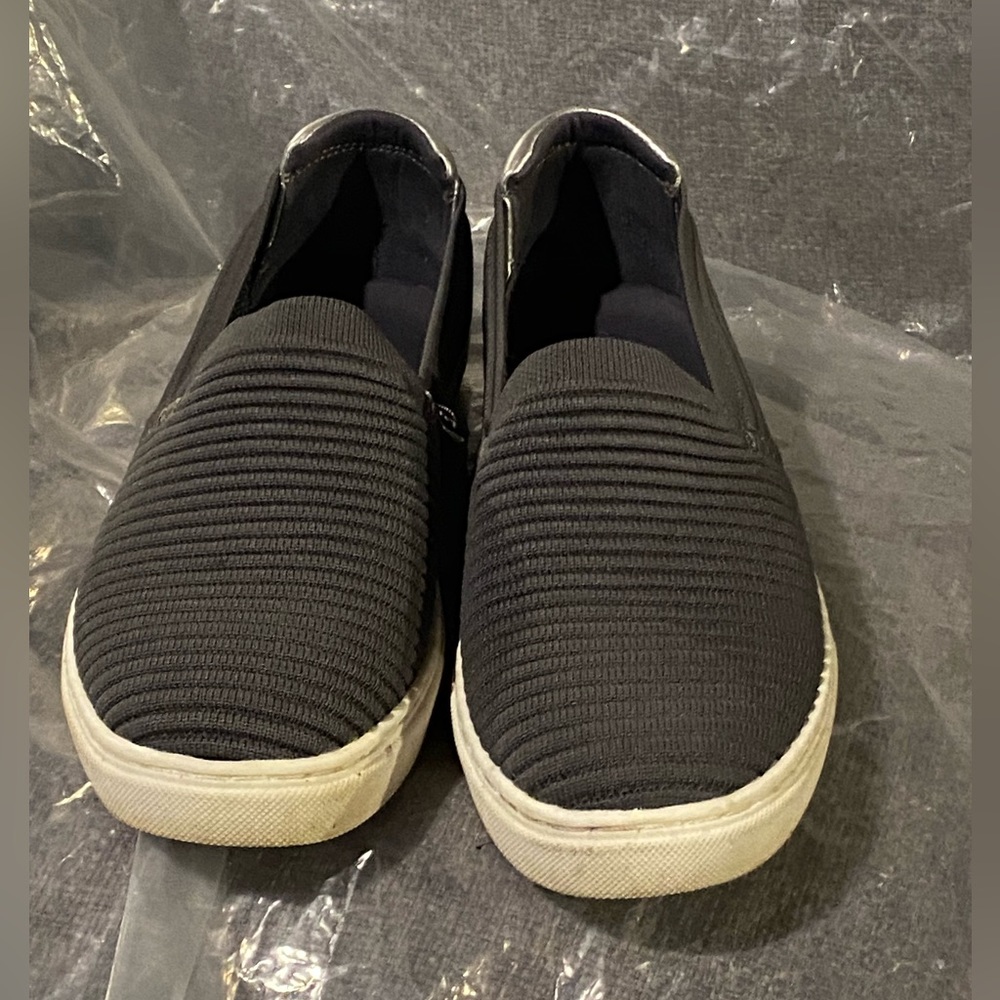 Womens slip on sneakers
